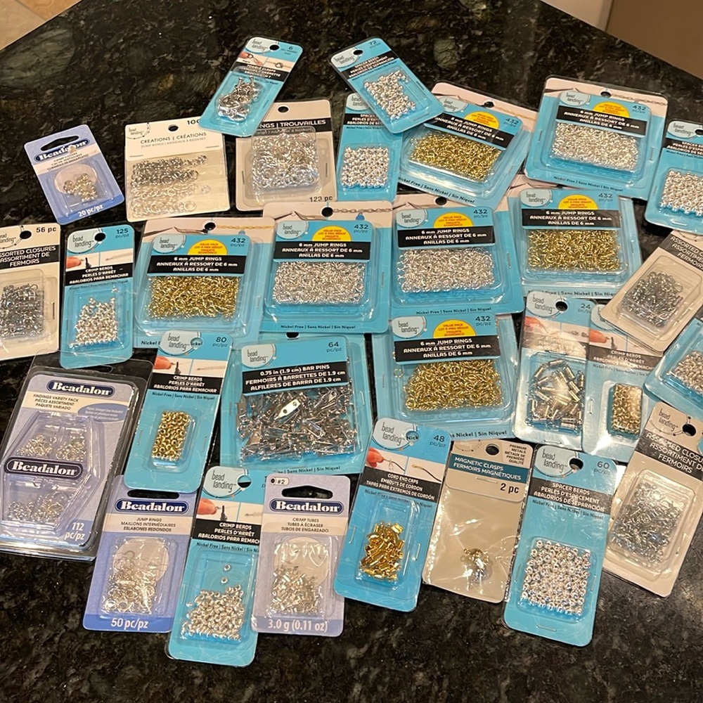🔥JEWELRY MAKING🔥LOT OF
NEW PKGS,JUMP RINGS, TOGGLE CLASPS,SPACER BEADS++NWT